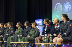 Panel dyskusyjny "Kobiety w lotniczym mundurze",