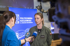 Od lewej: Beata Bartman, kpt. pil. Urszula Brzezińska-Hołownia,